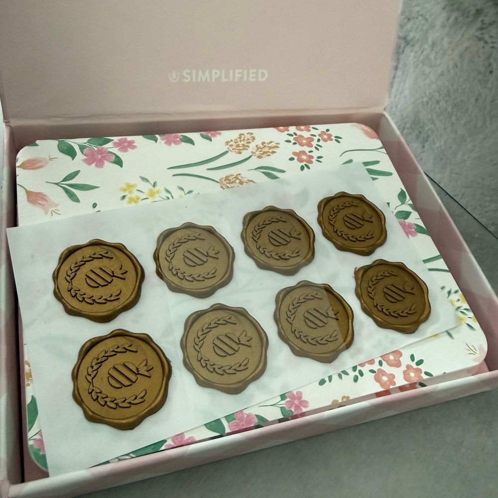 Studio Note Cards with Matching Wax Seals - Pink and White - Picture 2 of 3